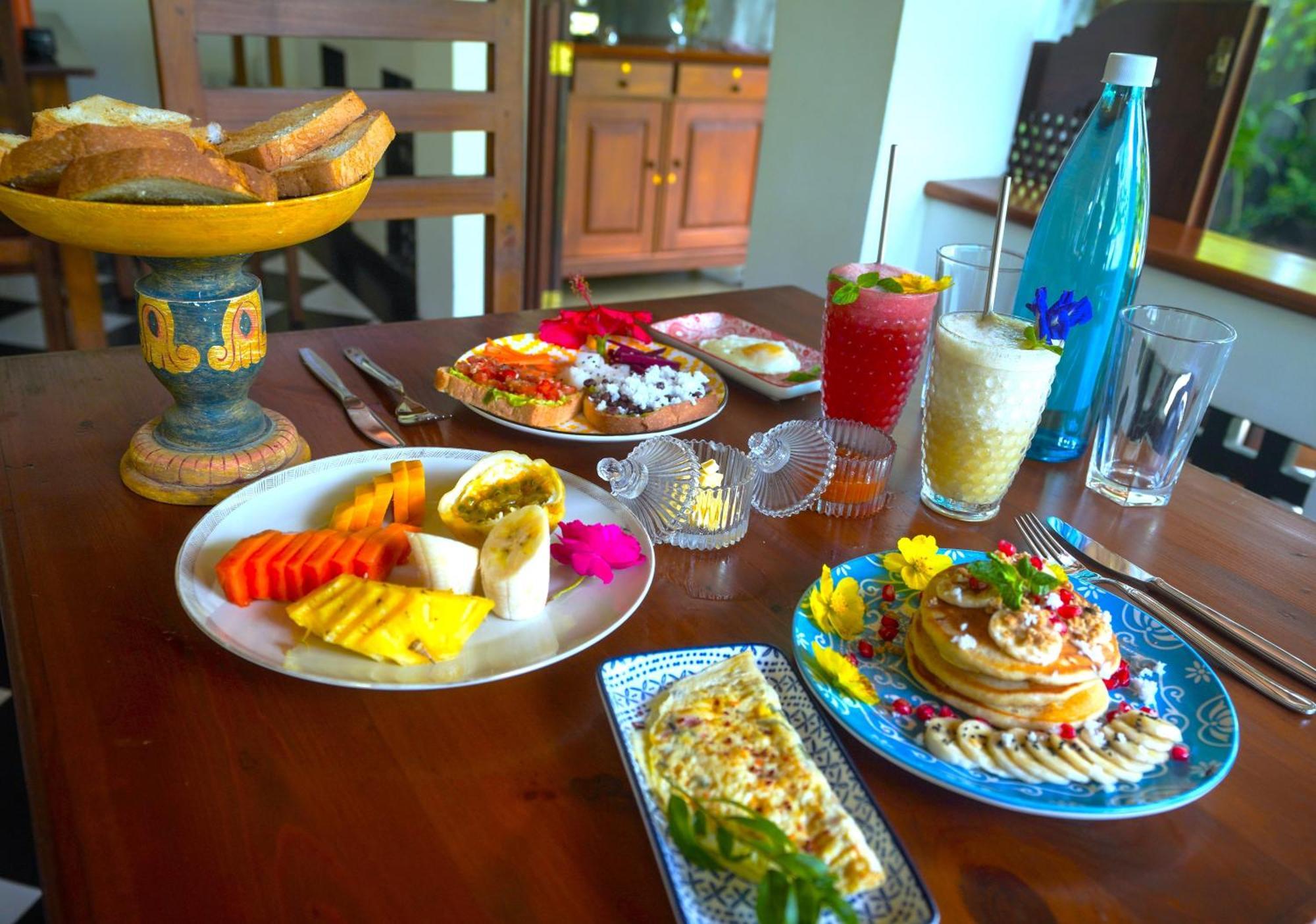 Bed and Breakfast Casa Tharin Madiha Matara Exterior foto